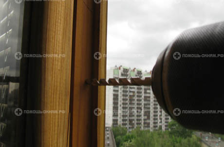 Установка москитной сетки на деревянное окно